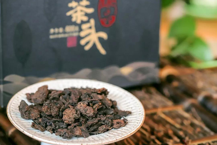 润元昌2018年801精品老茶头砖普洱熟茶