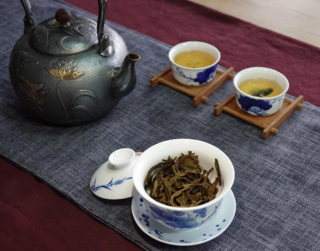 巅茶2019年丰度普洱茶