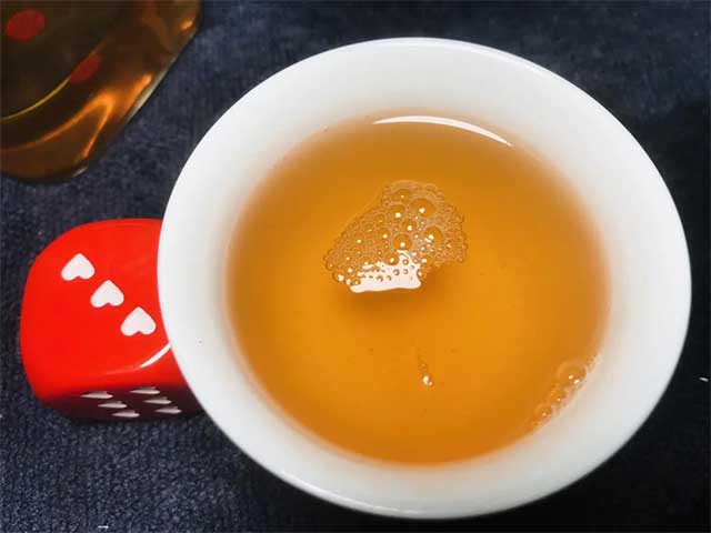 广隆开泰珍藏青砖普洱茶