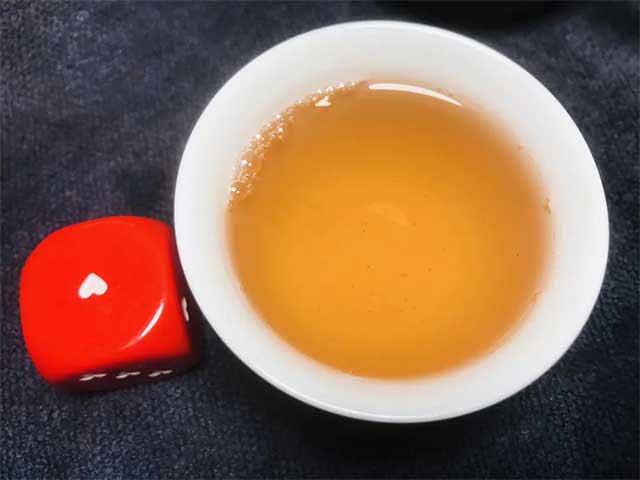 广隆开泰珍藏青砖普洱茶