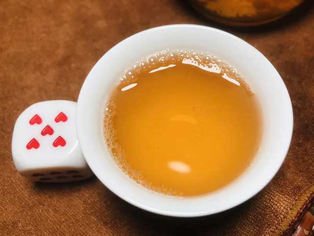 大益2401龙饼普洱茶品质特点