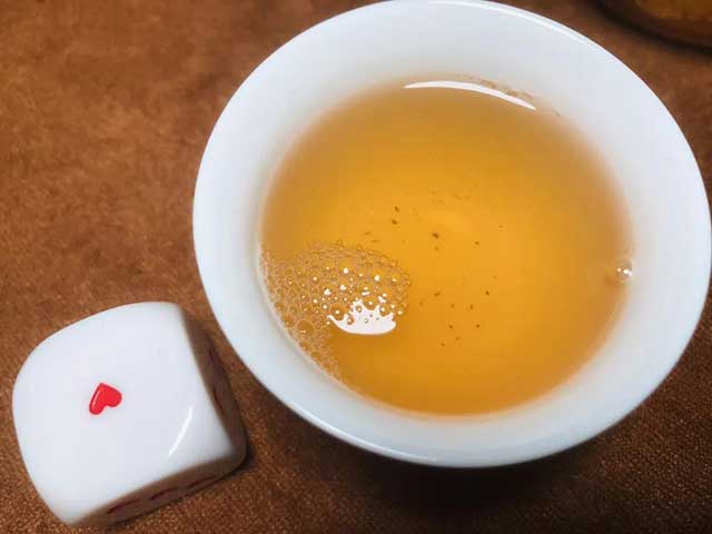 大益2401龙饼普洱茶品质特点