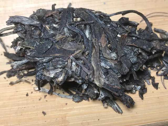 大益2401龙饼普洱茶品质特点