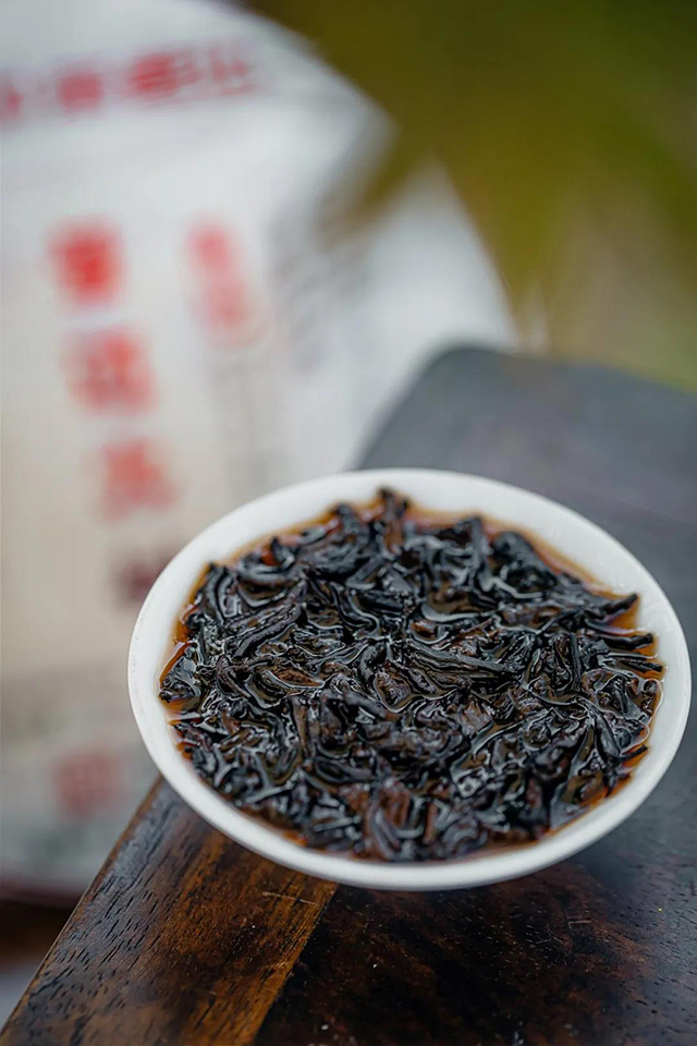 中茶茗山景迈大树普洱茶熟茶