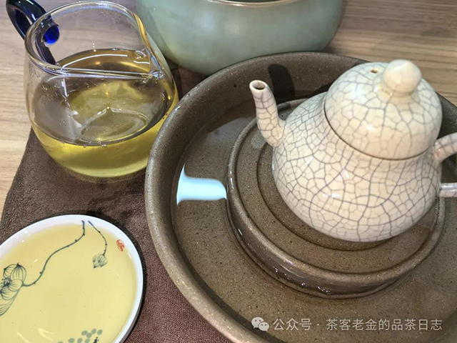 吾茶共饮2024年高杆普洱茶