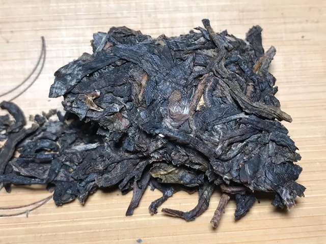 大益绿豆饼7542普洱茶