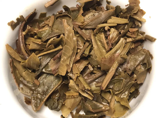 广隆华章青饼普洱茶