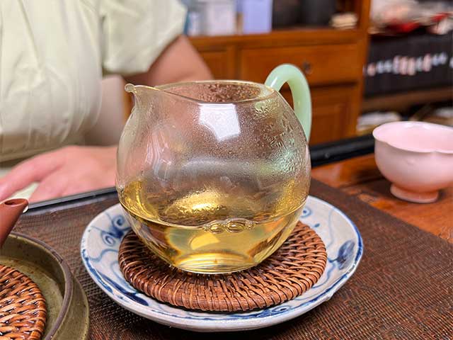 图为私藏茶2008年老曼峨苦茶