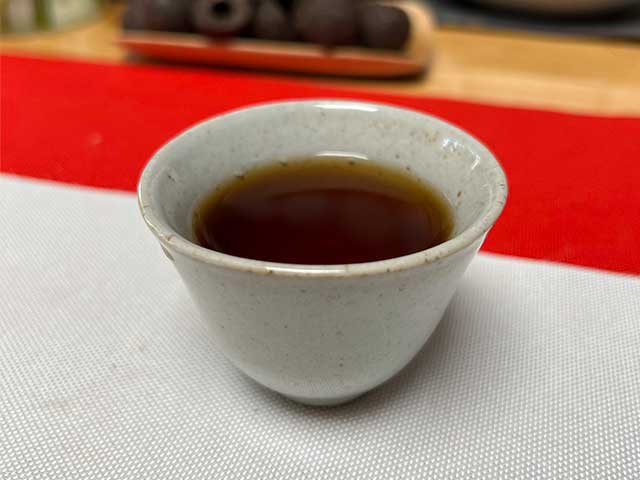 图为80年代迷你小熟沱品鉴第10道茶汤