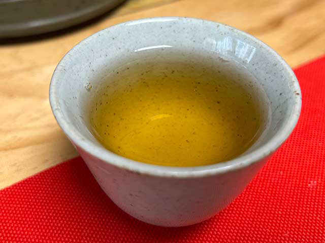 图为90年代1994年7542青饼头道茶汤至第10道茶汤