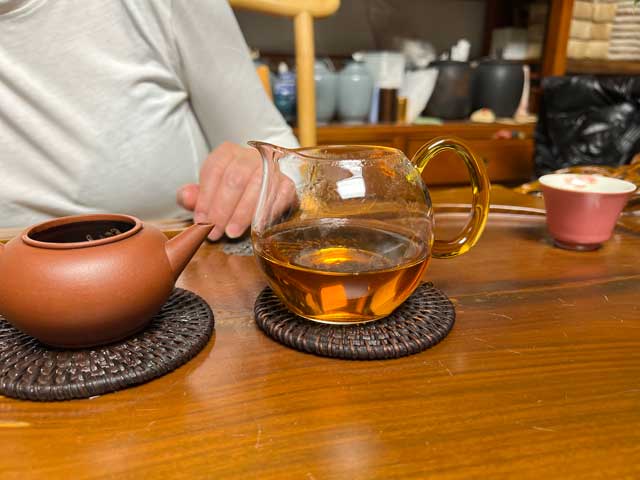 图为郎河2006年8539青饼洗茶润茶第二道汤体