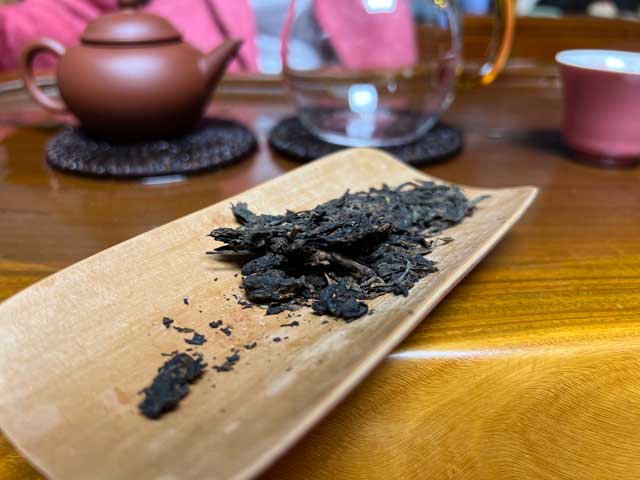 图为古六大茶山90年代蛮砖茶柱普洱茶