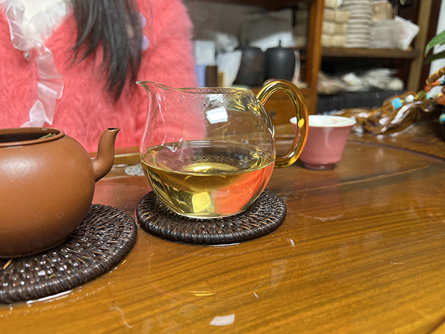 图为私藏茶2008年老曼峨苦茶